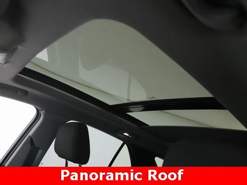 Used 2018 Chevrolet Equinox LT w/ Sun & Infotainment Package image 18