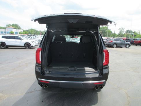 Used 2022 GMC Yukon Denali w/ Denali Ultimate Package AWD/4WD image 10