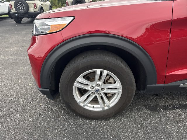 Used 2024 Ford Explorer XLT w/ Equipment Group 202A AWD/4WD image 23