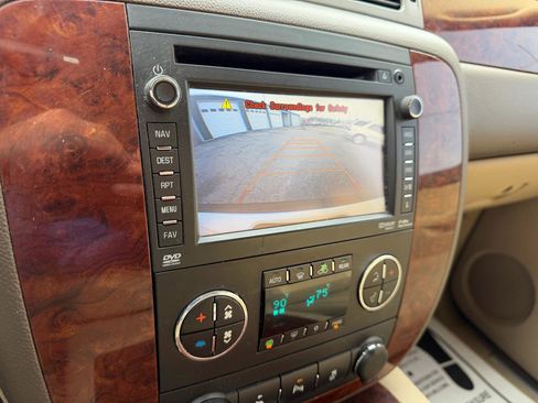 Used 2014 Chevrolet Suburban LTZ image 34