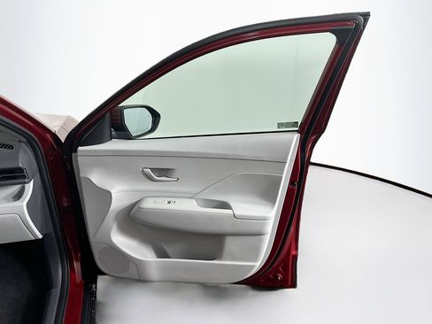 Used 2024 Hyundai Kona SEL image 32