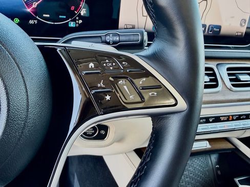 Used 2026 Mercedes-Benz GLS 450 4MATIC image 25