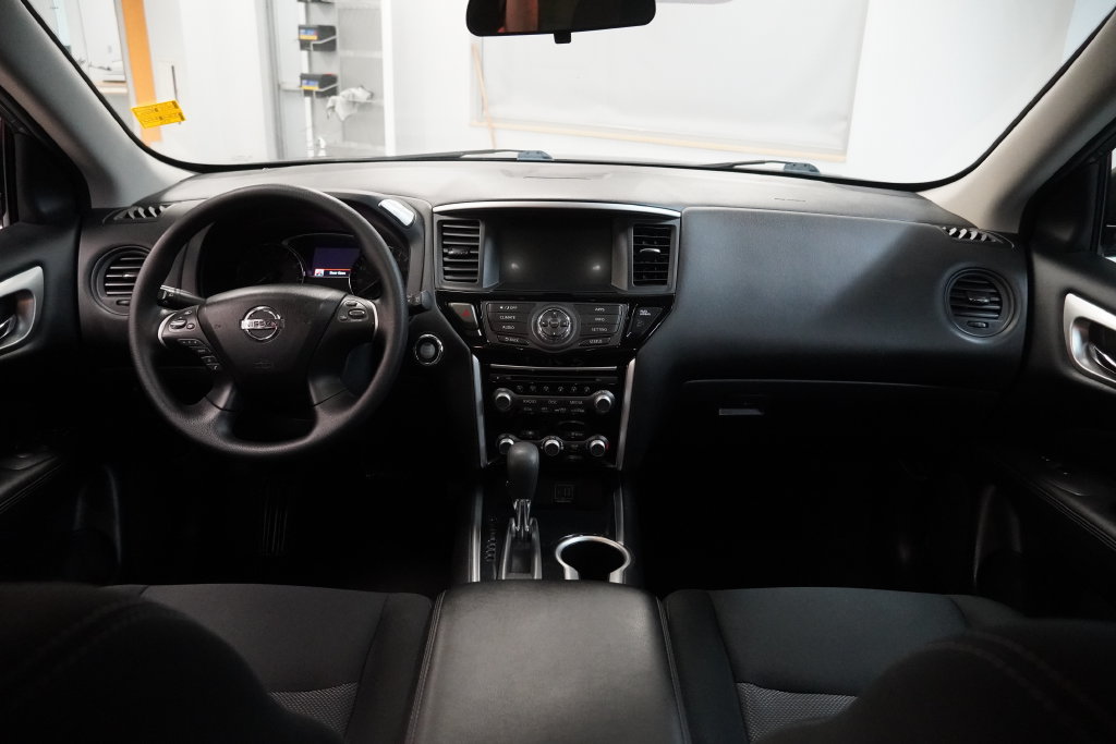 Used 2019 Nissan Pathfinder S AWD/4WD image 9