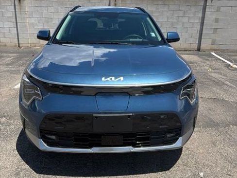 Used 2023 Kia Niro Wave FWD image 1