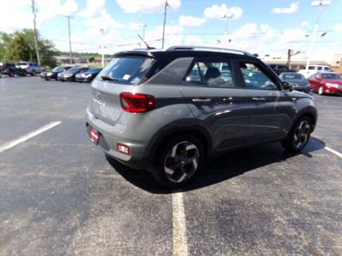 Used 2023 Hyundai Venue Limited FWD image 51