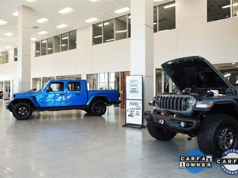 Used 2024 Dodge Charger R/T Scat Pack w/ Plus Group image 34