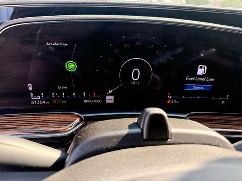 Used 2023 Cadillac Escalade ESV Premium Luxury image 9