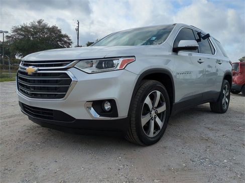 Used 2018 Chevrolet Traverse LT image 8