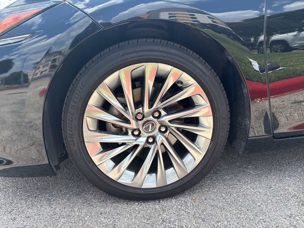 Certified 2026 Lexus RZ 350e 2WD w/ Convenience Package image 9