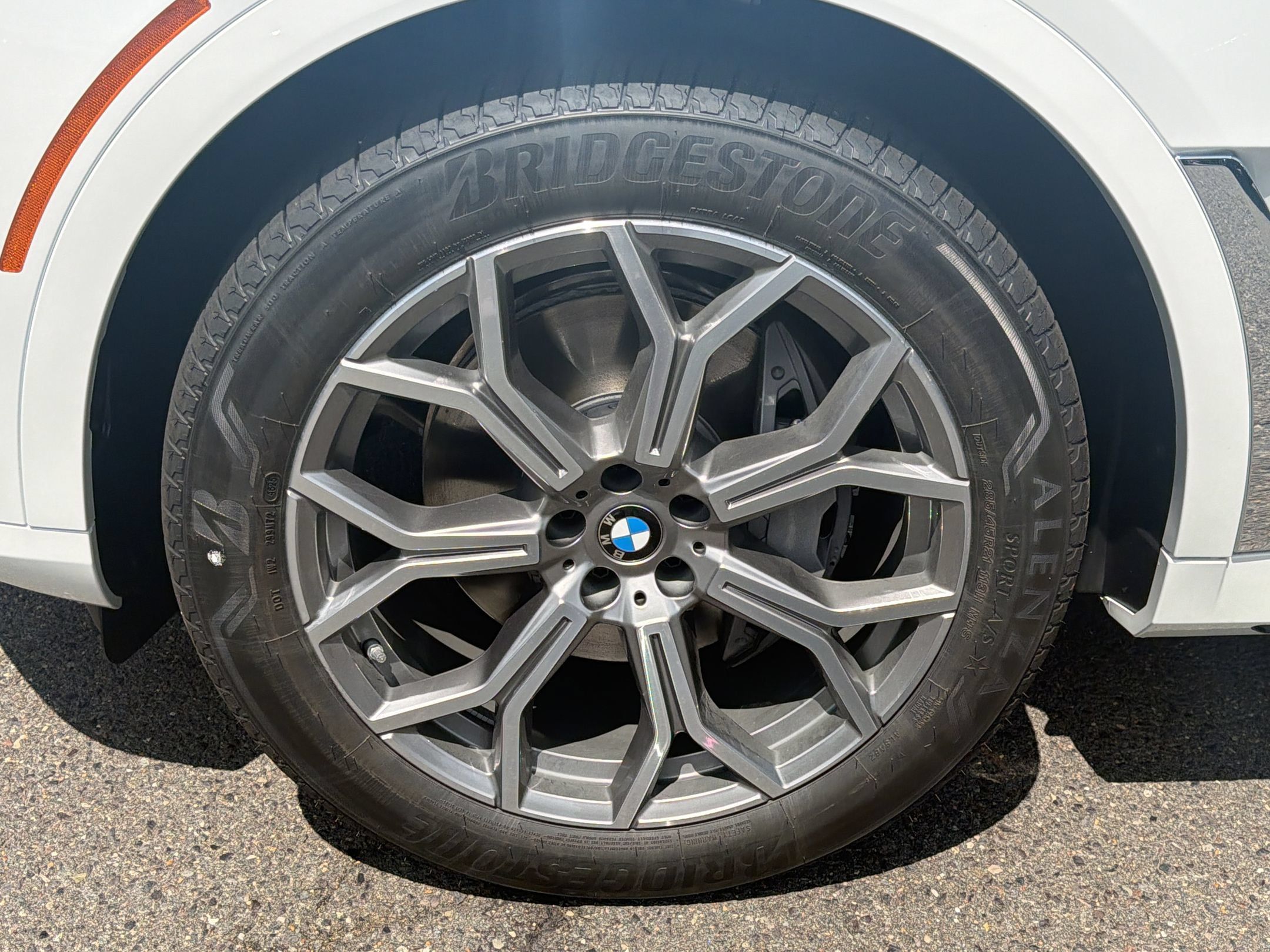 Used 2027 BMW X7 xDrive40i AWD/4WD image 12