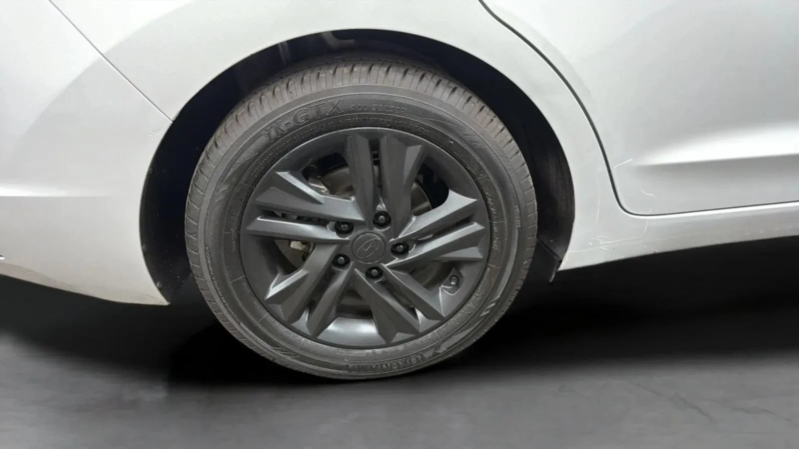 Used 2019 Hyundai Elantra SEL FWD image 25