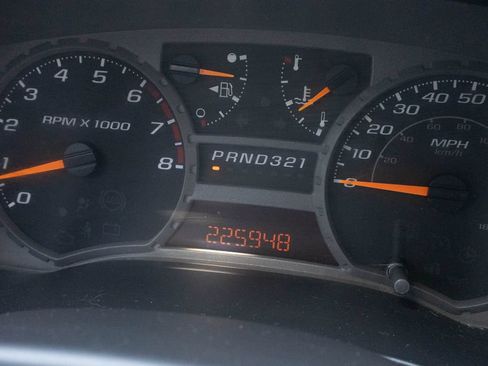 Used 2005 Chevrolet Colorado LS RWD image 19