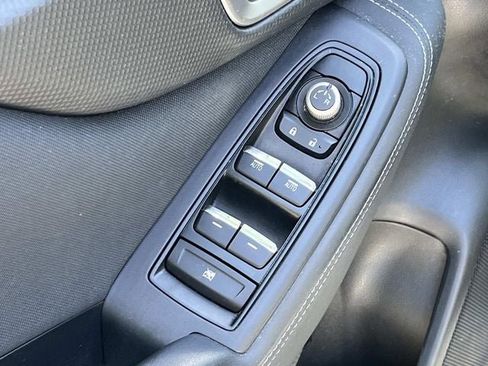 Used 2019 Subaru Forester Premium AWD/4WD image 27