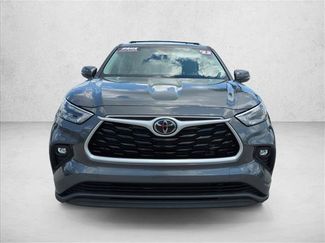 Used 2022 Toyota Highlander LE FWD video 2
