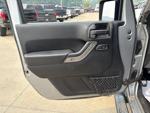 Used 2014 Jeep Wrangler Unlimited Sport w/ Quick Order Package 24S AWD/4WD image 22