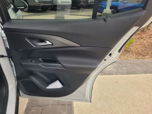 New 2026 Chevrolet Equinox EV LT image 18