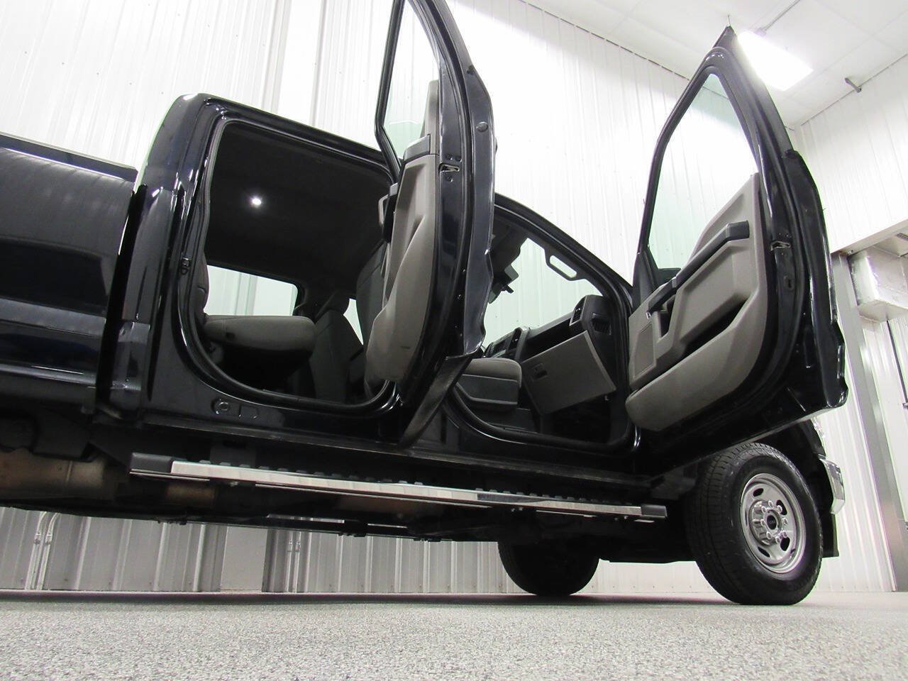 Used 2022 Ford F250 XL w/ Power Equipment Group AWD/4WD image 18