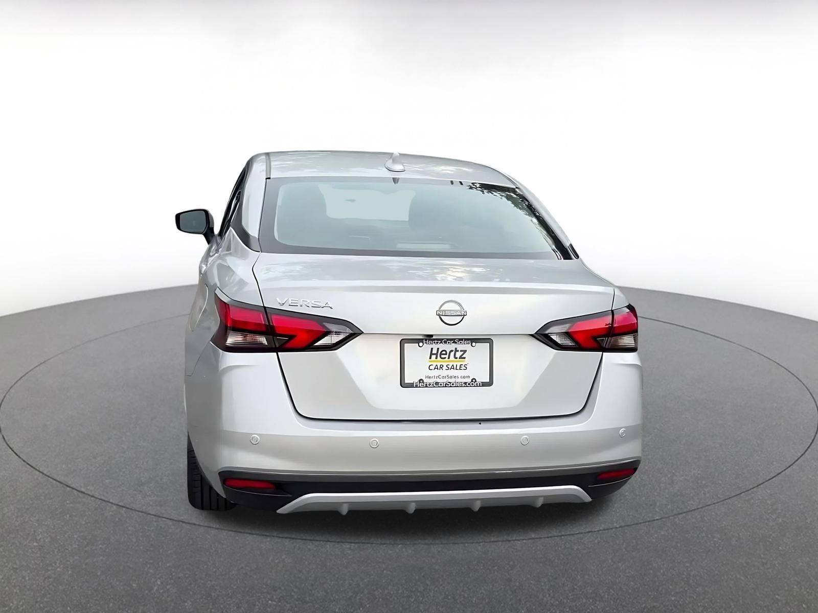 Used 2025 Nissan Versa SV FWD image 9