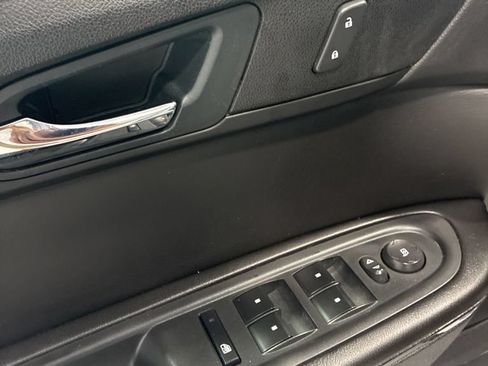 Used 2016 GMC Acadia SLT AWD/4WD image 17