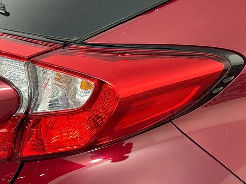 Used 2018 Toyota C-HR XLE image 33