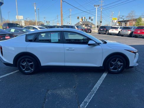 Used 2025 Kia K4 LXS image 5