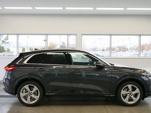 New 2025 Audi Q5 Prestige image 7