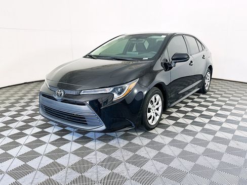 Used 2024 Toyota Corolla LE FWD image 7