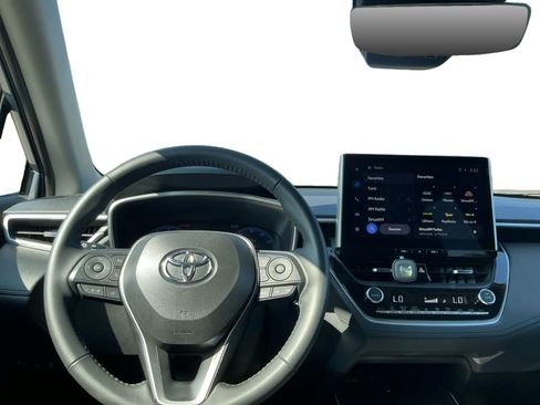 Used 2026 Toyota Corolla Cross XLE w/ Convenience Package FWD image 10