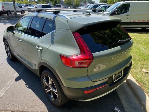 Used 2024 Volvo XC40 B5 Core AWD/4WD image 30