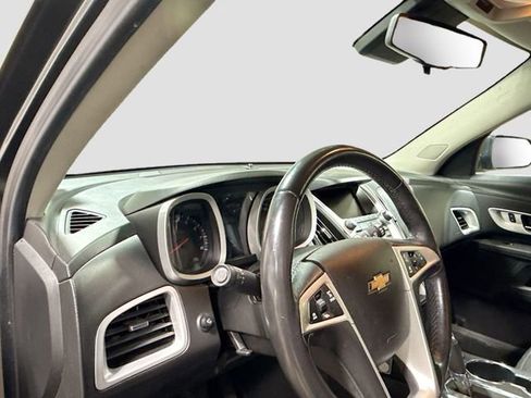 Used 2017 Chevrolet Equinox LT w/ Convenience Package image 11