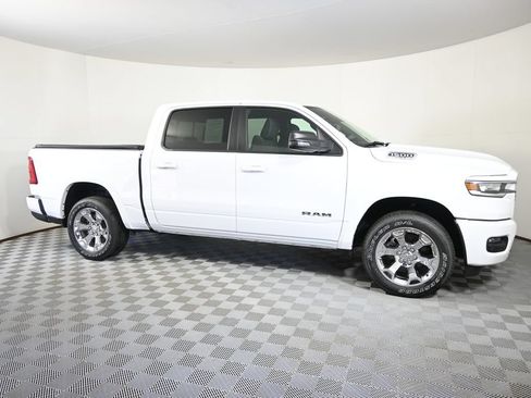 Used 2025 RAM 1500 Big Horn AWD/4WD image 9