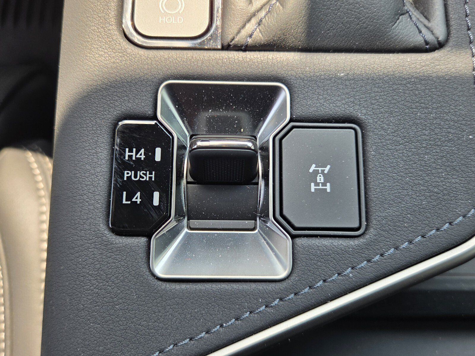 Certified 2025 Lexus GX 550 w/ Cold Area Package AWD/4WD image 29
