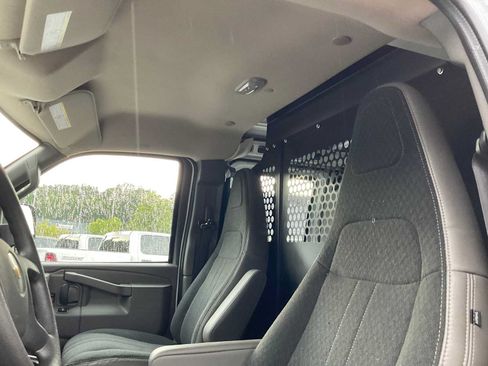 Used 2025 Chevrolet Express 2500 w/ Driver Convenience Package RWD image 16