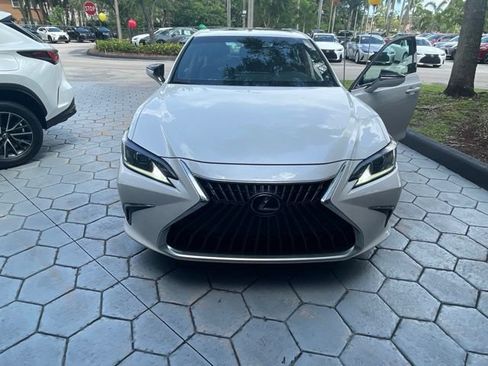 Used 2023 Lexus ES 350 w/ Accessory Package (Z2) FWD image 11