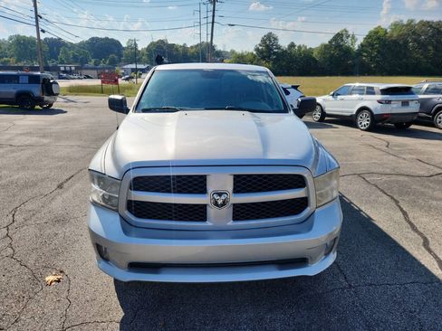 Used 2018 RAM 1500 Express AWD/4WD image 3