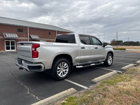 Used 2020 Chevrolet Silverado 1500 Custom w/ Custom Value Package image 4