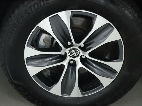 Used 2026 Toyota Highlander XLE AWD/4WD image 37
