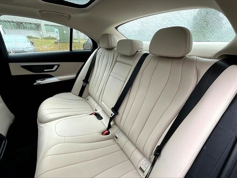 New 2026 Mercedes-Benz E 350 4MATIC Sedan image 10