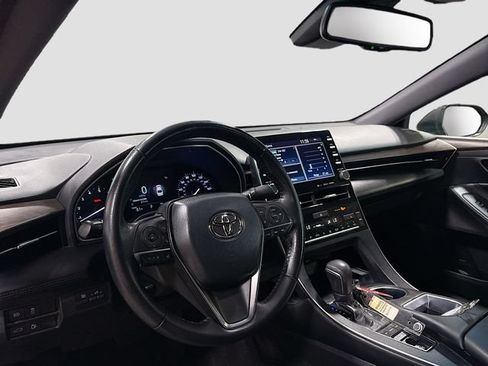 Used 2019 Toyota Avalon XLE FWD image 10