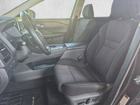 Used 2025 Nissan Rogue SV FWD image 15