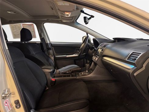 Used 2015 Subaru Crosstrek 2.0i Premium w/ Moonroof Package image 26