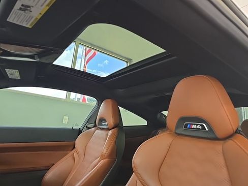 Used 2022 BMW M4 Competition w/ Executive Package RWD image 9