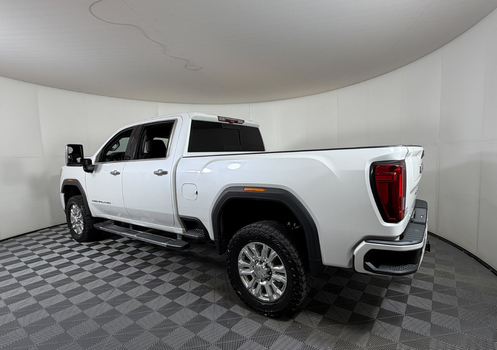 Used 2020 GMC Sierra 2500 Denali AWD/4WD image 3