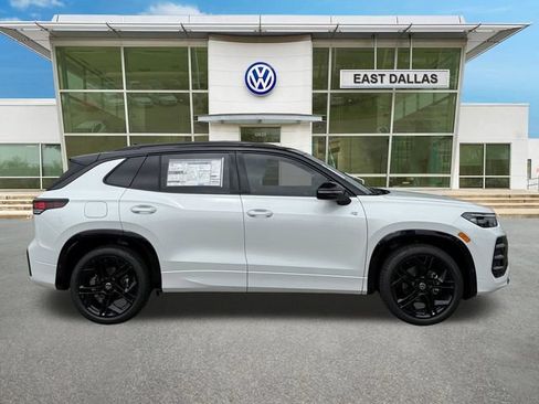 New 2026 Volkswagen Tiguan SE R-Line FWD image 2