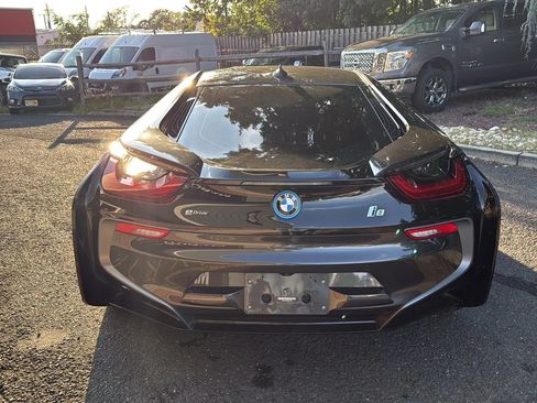 Used 2019 BMW i8 Coupe AWD/4WD image 6