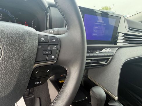 Used 2025 Toyota Camry LE w/ Convenience Package image 22