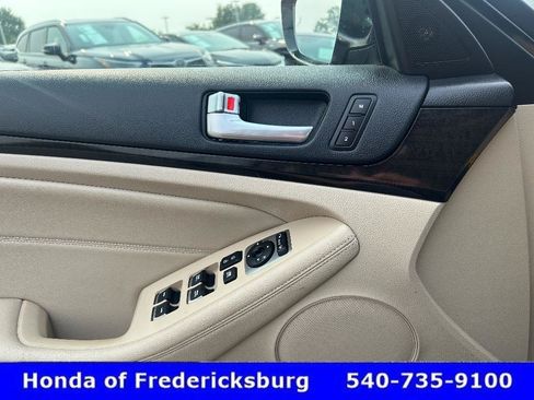 Used 2015 Kia Cadenza Premium w/ Technology Package FWD image 26