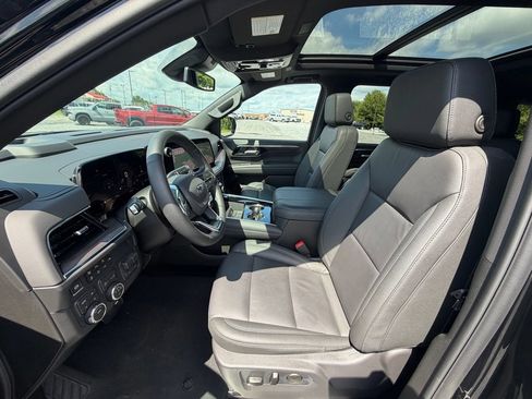 Used 2026 Chevrolet Suburban Z71 w/ Comfort Package AWD/4WD image 2