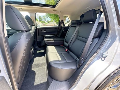 Used 2026 Nissan Rogue Dark Armor FWD image 30