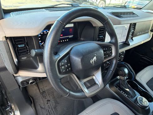 Used 2023 Ford Bronco Wildtrak image 10